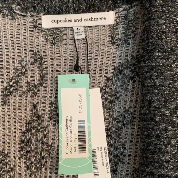 Cupcakes and Cashmere Cardigan - Picture 4 of 4